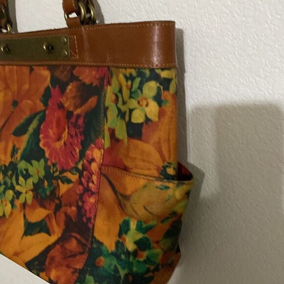 PATRICIA NASH Double Turn Lock Closure Floral Tote Bag with Leather Trim - Picture 3 of 13